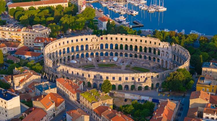 Pula Jachtverhuur