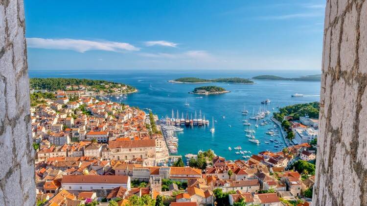 Crewed-Katamaran-Segelcharter Kroatien