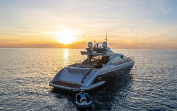 Azimut 68S - Yacht Charter Croatia