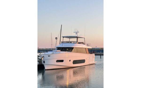 Azimut Magellano 66 - Yacht Charter Croatia