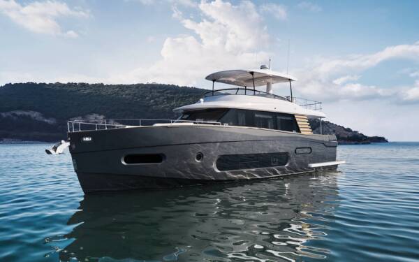Azimut Magellano 66 - Yacht Charter Croatia