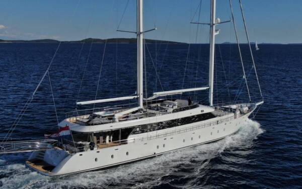 MS Custom Line - Yacht Charter Croatia