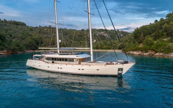 Navilux - Yacht Charter Croatia