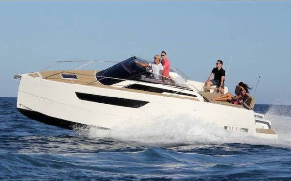 Nuva M9 Cabin - Yacht Charter Croatia