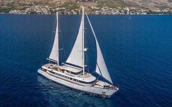 Omnia - Yacht Charter Croatia