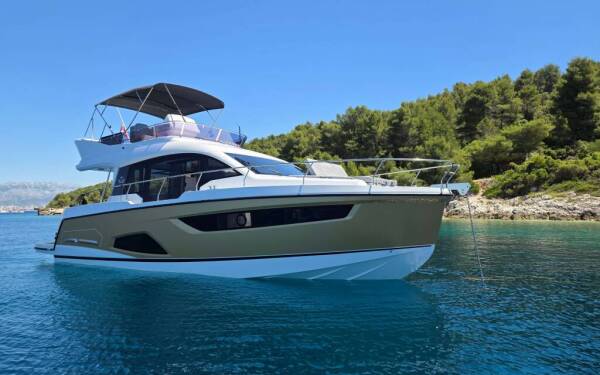 Sealine F430 - Yacht Charter Croatia