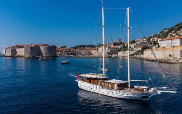 Vivere - Yacht Charter Croatia