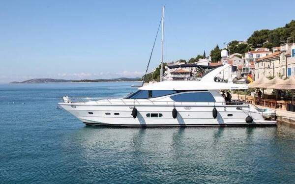 Yaretti 2210 - Yacht Charter Croatia